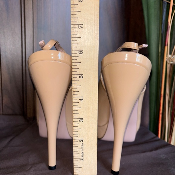 Gucci Beige Patent Leather Peep Toe Platform Slingback Pumps Size 40 US size 10 - Picture 5 of 16